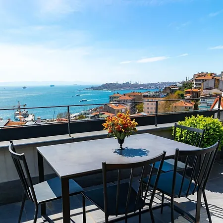 Ando Living Taksim House 4*